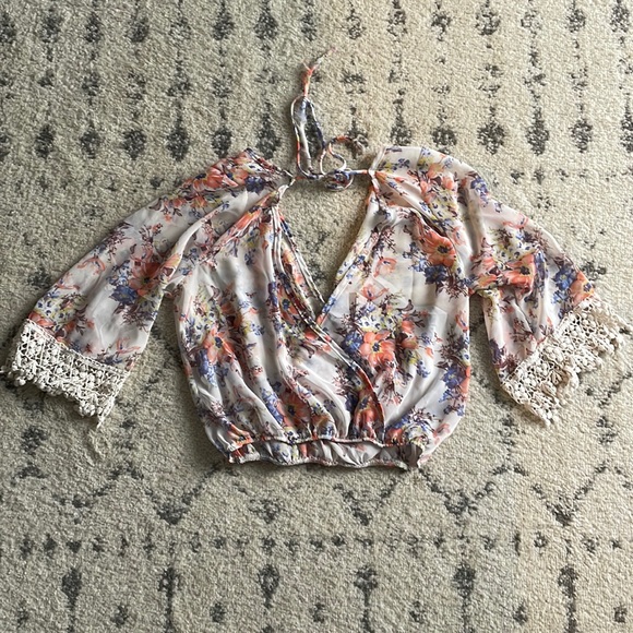 Light weight blouse - Picture 1 of 3